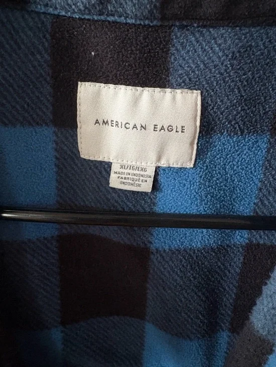 American Eagle Blue  and Black Buffalo Check Fleece Shacket - Picture 3 of 3